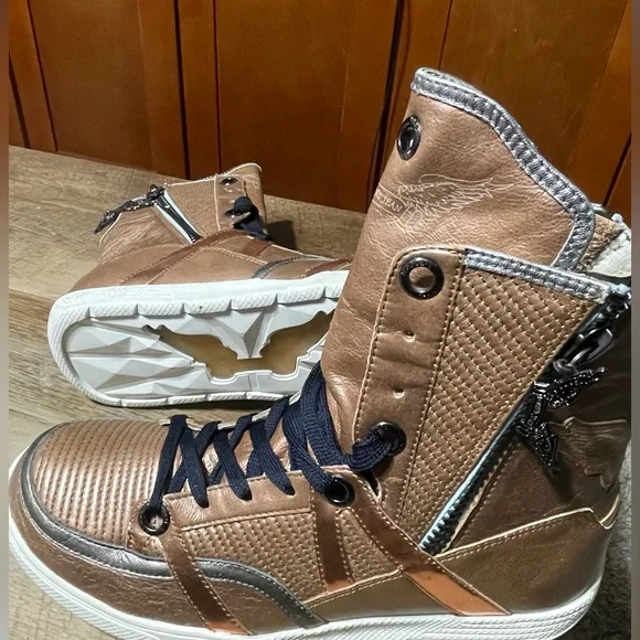 Robin jeans copper sneaker size 10 men no box like new condition